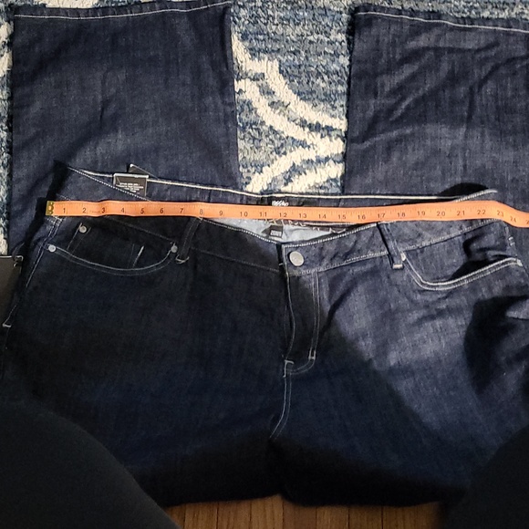 NWT plus size jeans - Picture 6 of 7